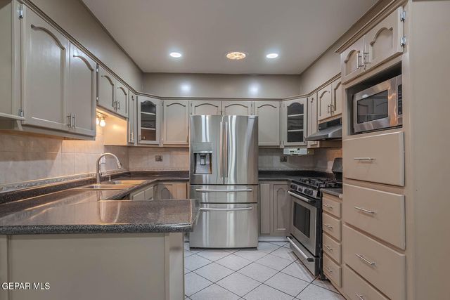 2610 FRANKFORT Avenue, El Paso, TX 79930