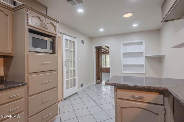 2610 FRANKFORT Avenue, El Paso, TX 79930