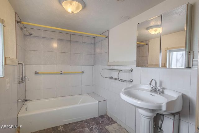 2610 FRANKFORT Avenue, El Paso, TX 79930