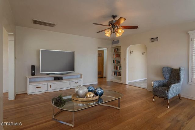 2610 FRANKFORT Avenue, El Paso, TX 79930