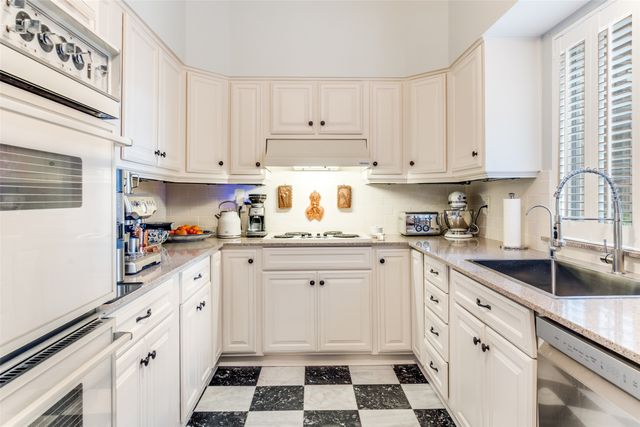 6306 Bandera Avenue B, Dallas, TX 75225