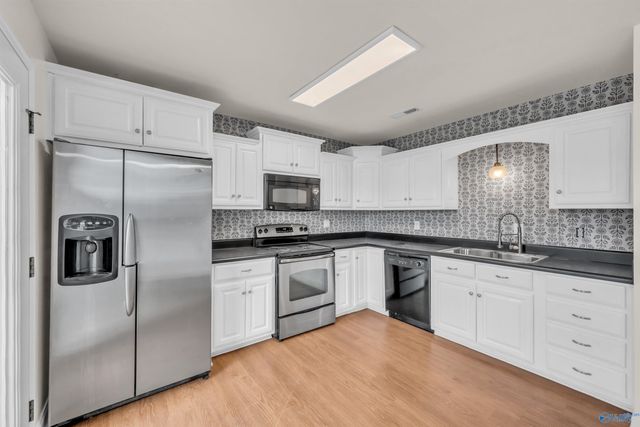 15 Willow Place, Decatur, AL 35603