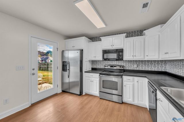 15 Willow Place, Decatur, AL 35603