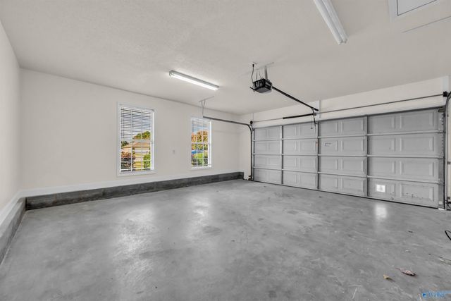 15 Willow Place, Decatur, AL 35603