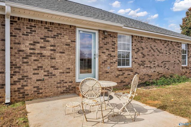 15 Willow Place, Decatur, AL 35603