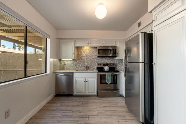 6000 Montecito Drive 4, Palm Springs, CA 92264