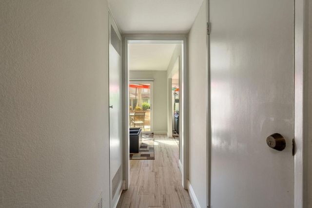 6000 Montecito Drive 4, Palm Springs, CA 92264