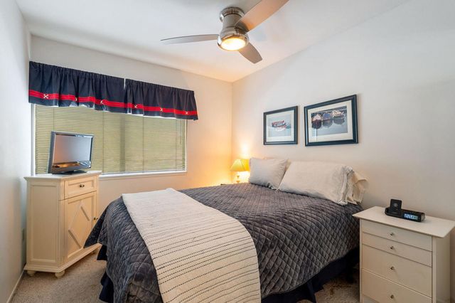 6000 Montecito Drive 4, Palm Springs, CA 92264