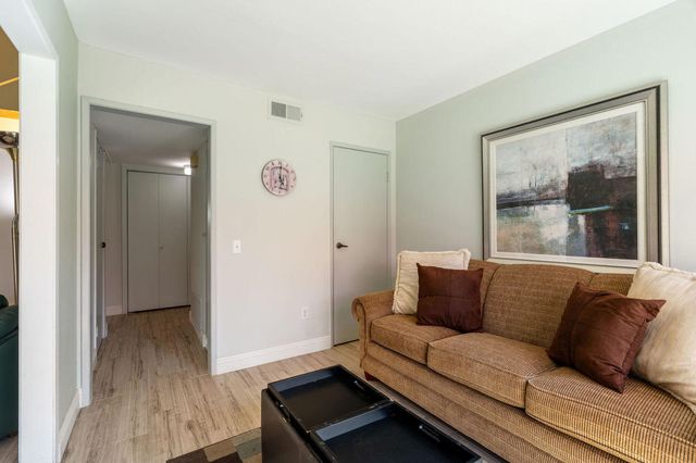 6000 Montecito Drive 4, Palm Springs, CA 92264