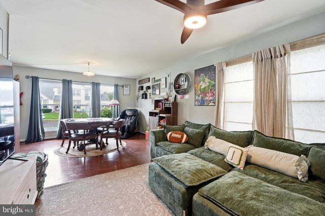 68 JENNIFER LN, Burlington, NJ 08016