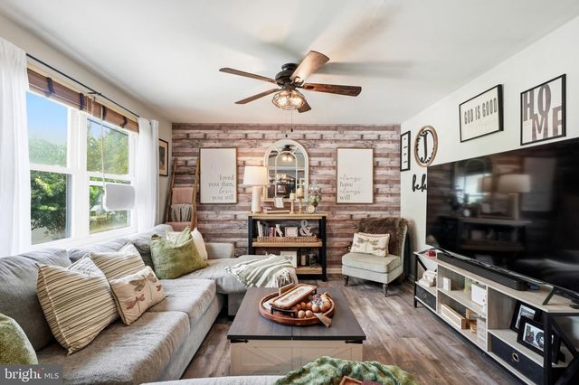 68 JENNIFER LN, Burlington, NJ 08016