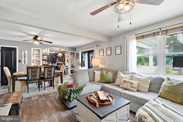 68 JENNIFER LN, Burlington, NJ 08016
