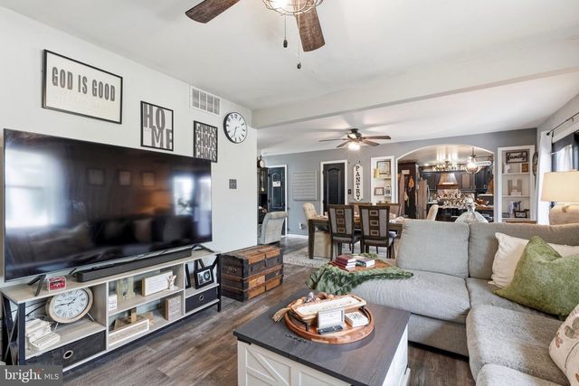 68 JENNIFER LN, Burlington, NJ 08016