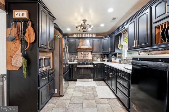 68 JENNIFER LN, Burlington, NJ 08016