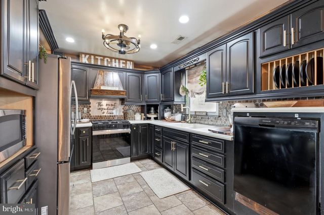 68 JENNIFER LN, Burlington, NJ 08016