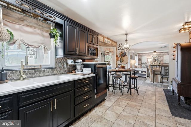 68 JENNIFER LN, Burlington, NJ 08016