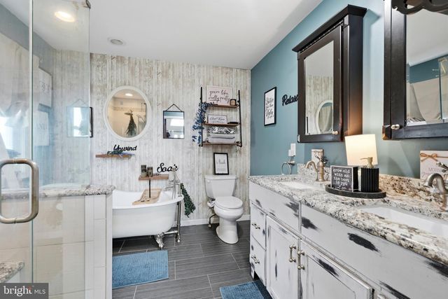 68 JENNIFER LN, Burlington, NJ 08016