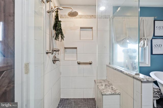 68 JENNIFER LN, Burlington, NJ 08016