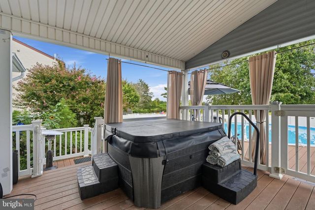68 JENNIFER LN, Burlington, NJ 08016