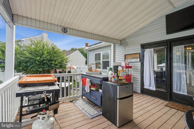 68 JENNIFER LN, Burlington, NJ 08016