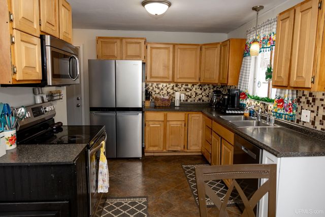 125 Lawrence Avenue, Ishpeming, MI 49849