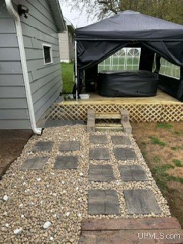 125 Lawrence Avenue, Ishpeming, MI 49849