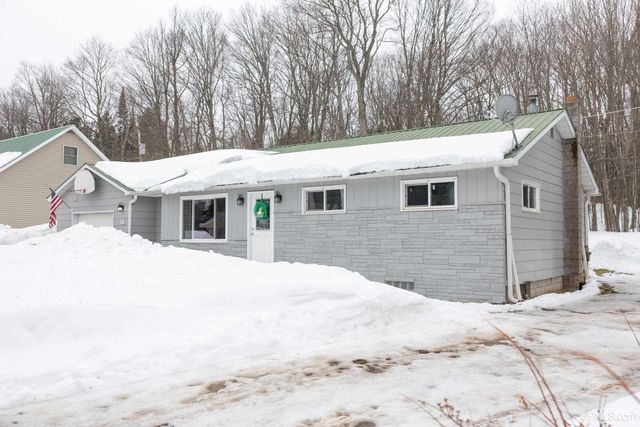 125 Lawrence Avenue, Ishpeming, MI 49849