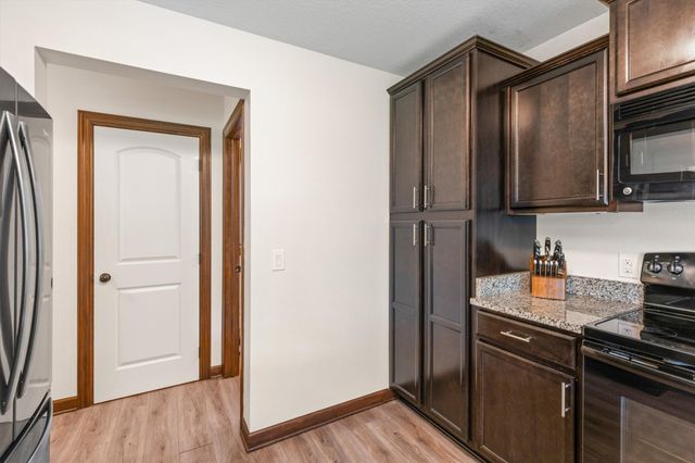 3514 Horton Circle, Clive, IA 50325