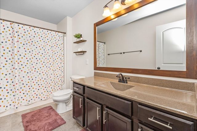 3514 Horton Circle, Clive, IA 50325