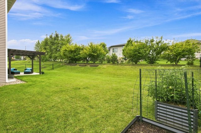 3514 Horton Circle, Clive, IA 50325