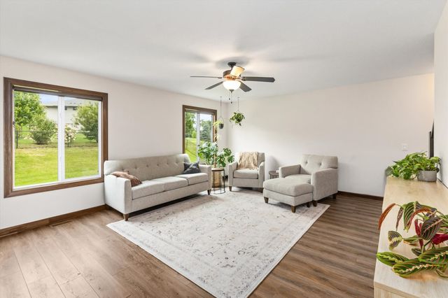 3514 Horton Circle, Clive, IA 50325