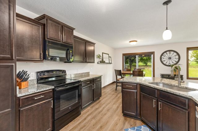 3514 Horton Circle, Clive, IA 50325