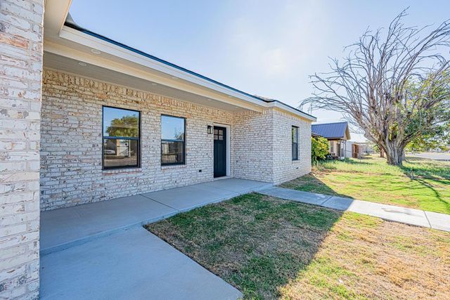 704 N Burleson, Stanton, TX 79782