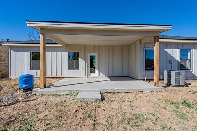 704 N Burleson, Stanton, TX 79782