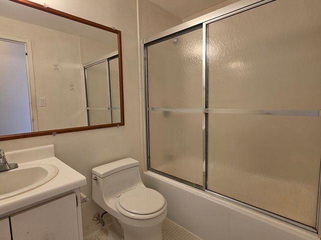 1105 Massachusetts Ave 4A, Cambridge, MA 02138