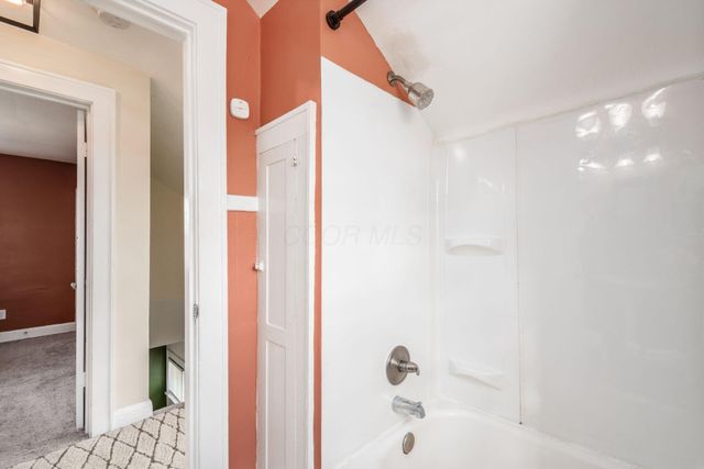 2378 Velma Avenue, Columbus, OH 43211