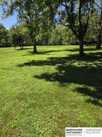 1106 Bluff Street, Bellevue, NE 68005