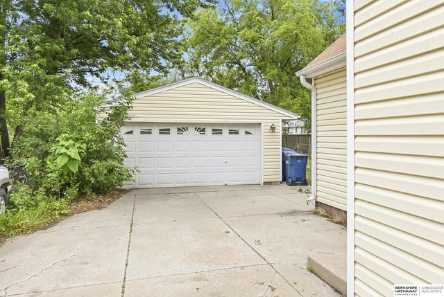 1106 Bluff Street, Bellevue, NE 68005