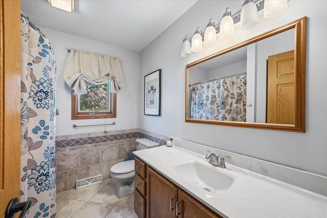 924 N Grant STREET, Port Washington, WI 53074
