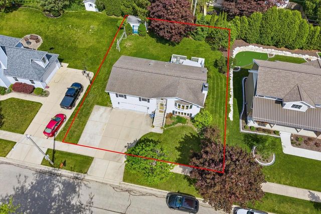 924 N Grant STREET, Port Washington, WI 53074