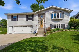 924 N Grant STREET, Port Washington, WI 53074