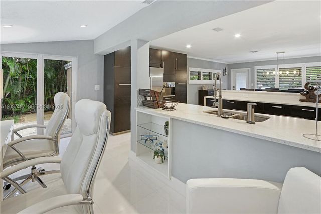 424 NE 27th Drive, Wilton Manors, FL 33334