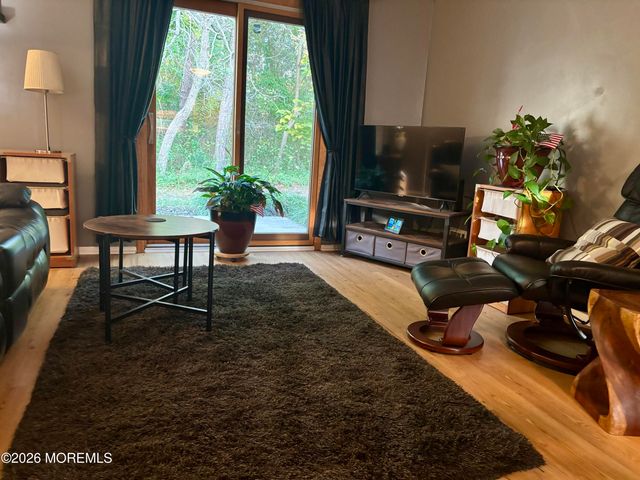 401 Geranium Court, Jackson, NJ 08527