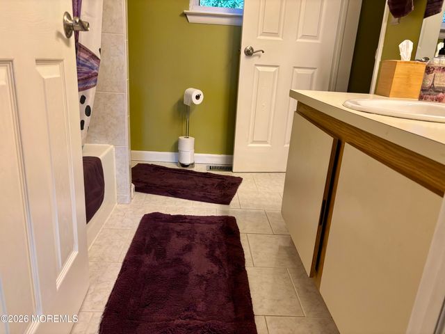 401 Geranium Court, Jackson, NJ 08527