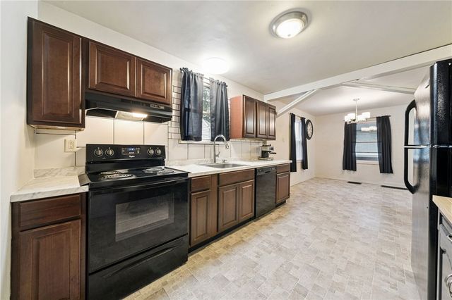 2052 McKinney Road, Monroeville, PA 15146