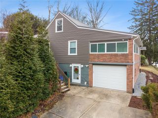 2052 McKinney Road, Monroeville, PA 15146
