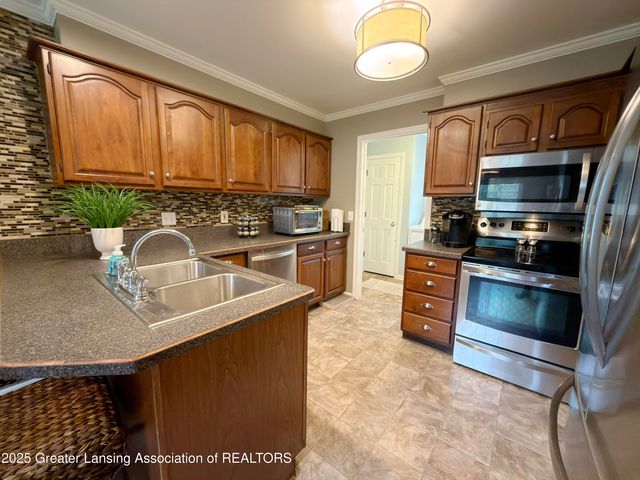 1572 Wenonah Drive, Okemos, MI 48864