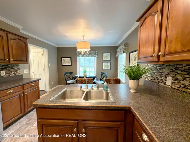 1572 Wenonah Drive, Okemos, MI 48864