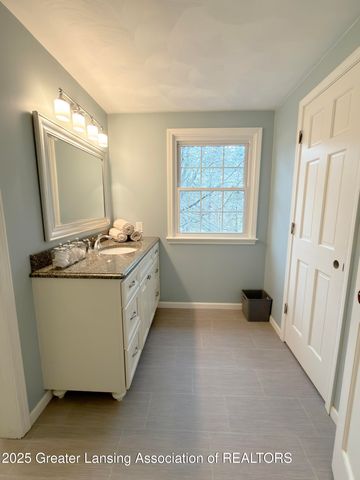 1572 Wenonah Drive, Okemos, MI 48864