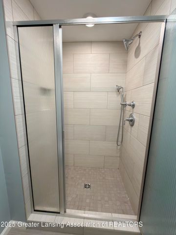 1572 Wenonah Drive, Okemos, MI 48864